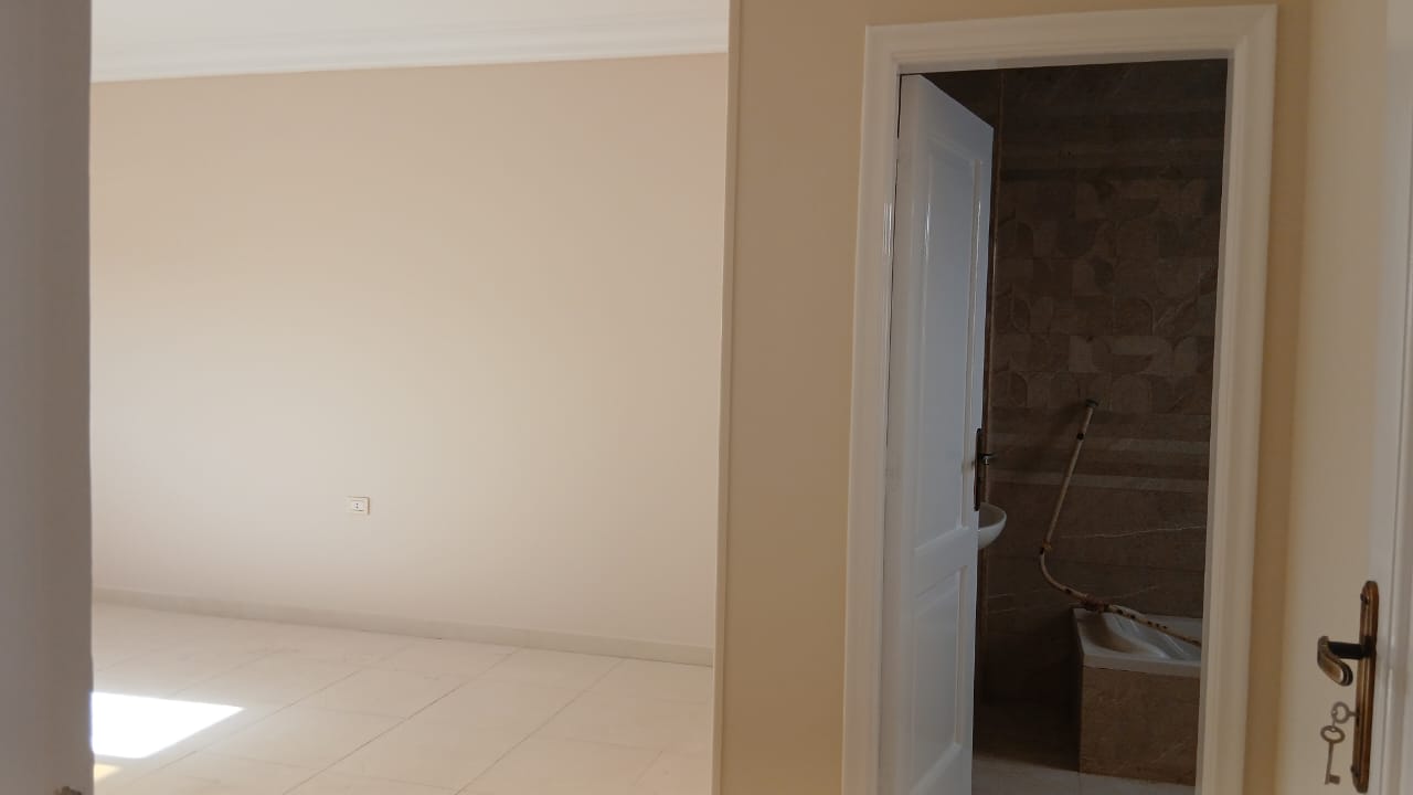 شقه للايجار بجنوب الاكاديميه التجمع الاول القاهره الجديده